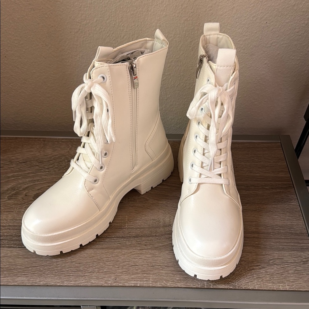 Women's White Lace-Up Boots